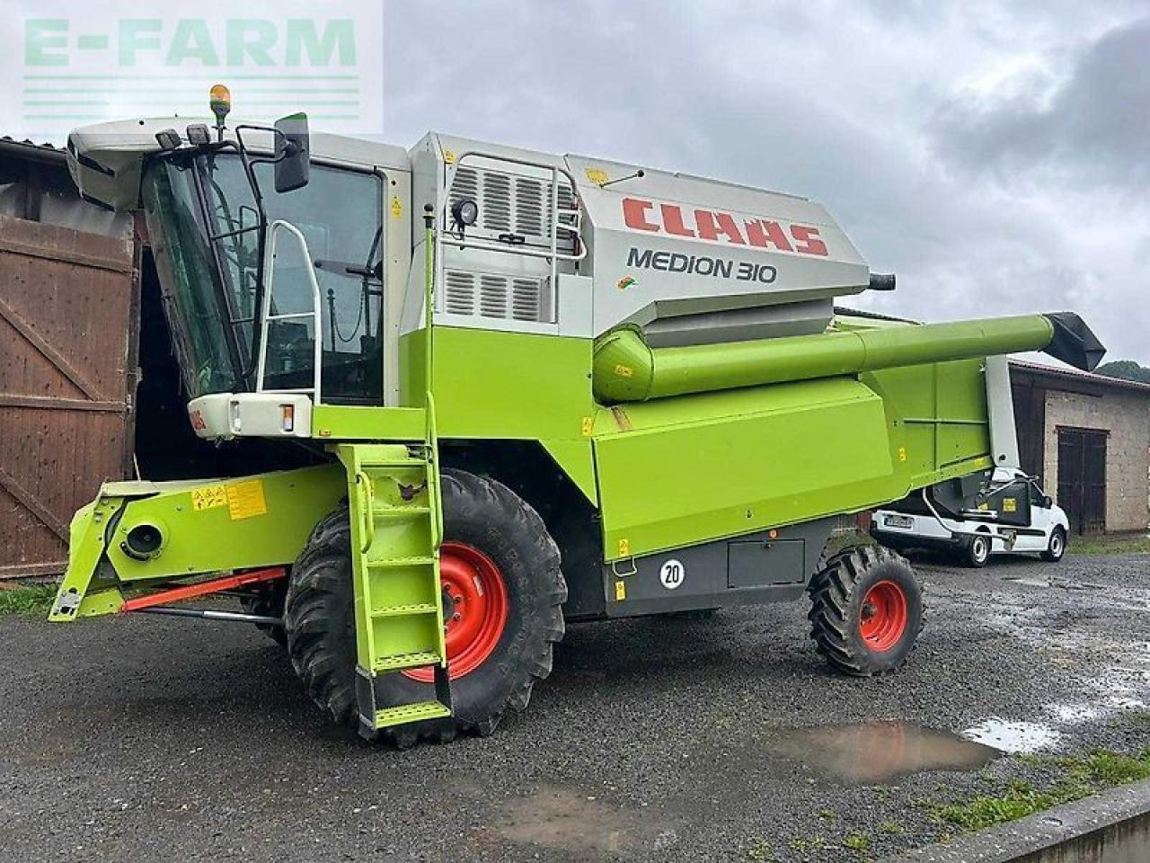 CLAAS medion 310 - Kombájn: 1 kép. CLAAS medion 310 - Kombájn: 1 kép.