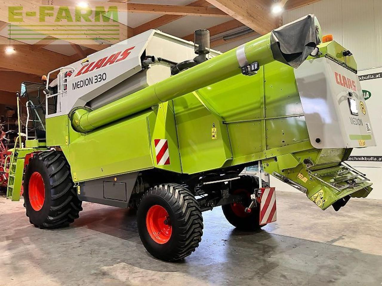 CLAAS medion 330 - Kombájn: 4 kép. CLAAS medion 330 - Kombájn: 4 kép.