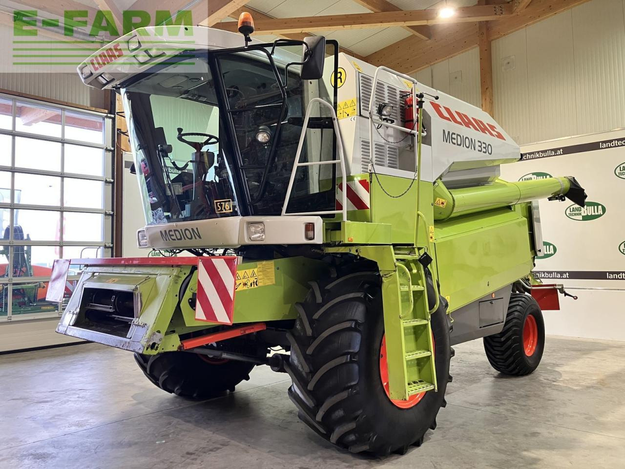 CLAAS medion 330 - Kombájn: 1 kép. CLAAS medion 330 - Kombájn: 1 kép.