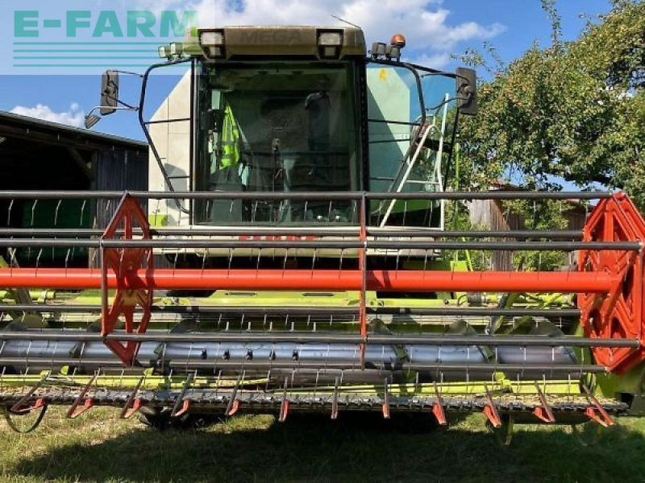 CLAAS mega 350 - Kombájn: 1 kép. CLAAS mega 350 - Kombájn: 1 kép.
