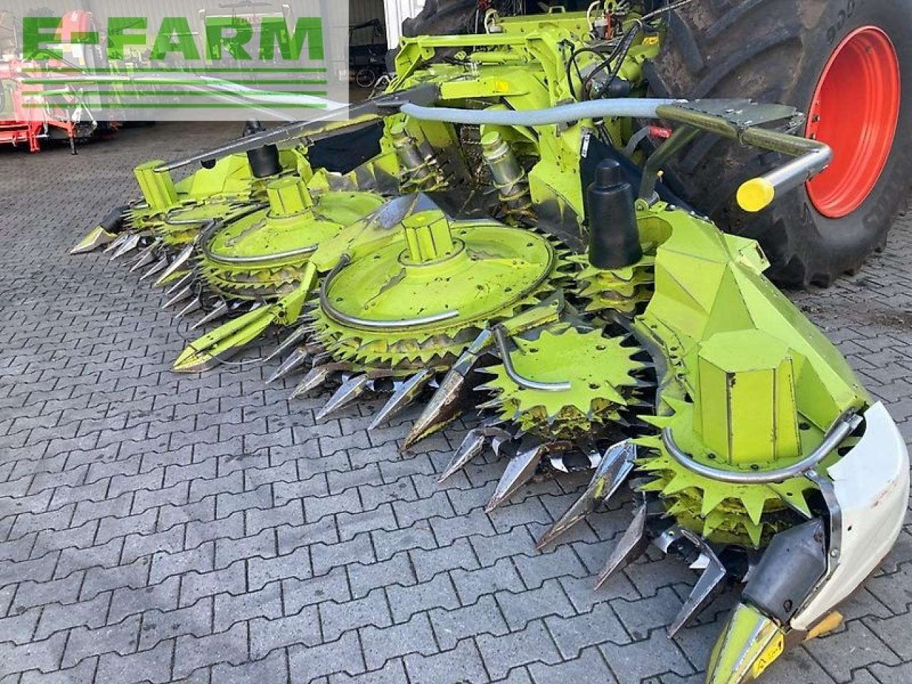 CLAAS orbis 600 sd - Takarmánybetakarító gép: 2 kép. CLAAS orbis 600 sd - Takarmánybetakarító gép: 2 kép.