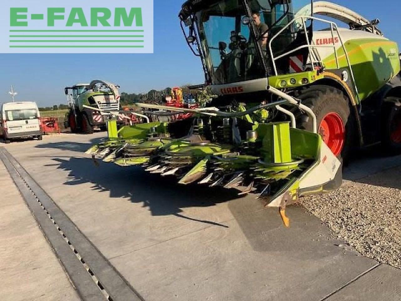 CLAAS orbis 600 sd - Takarmánybetakarító gép: 1 kép. CLAAS orbis 600 sd - Takarmánybetakarító gép: 1 kép.
