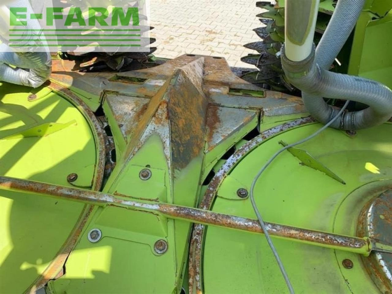 Takarmánybetakarító gép CLAAS orbis 600 sd: 13 kép.