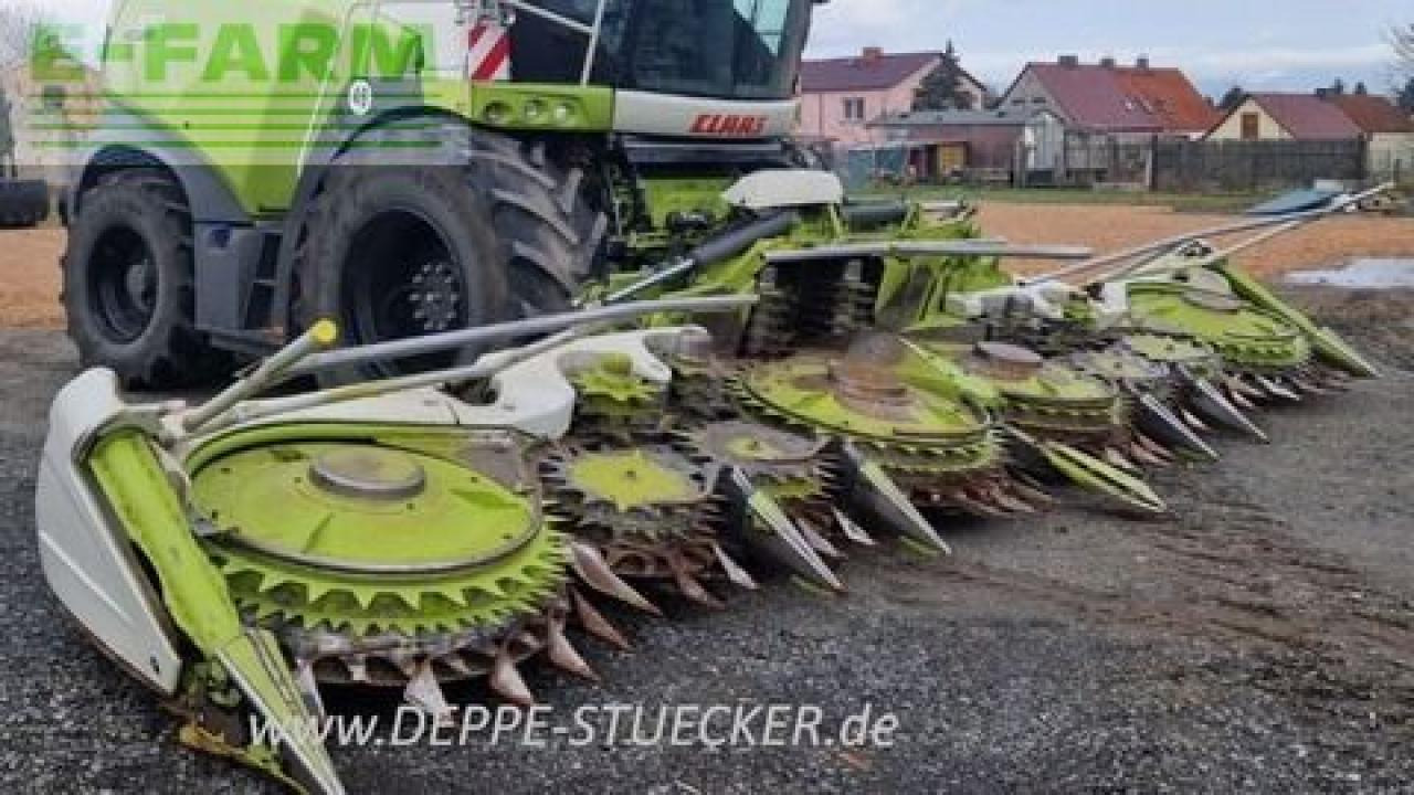 CLAAS orbis 900 - Takarmánybetakarító gép: 2 kép. CLAAS orbis 900 - Takarmánybetakarító gép: 2 kép.