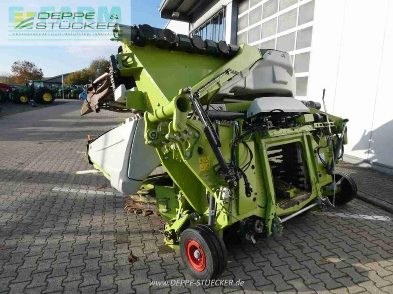 CLAAS orbis 900 - Takarmánybetakarító gép: 5 kép. CLAAS orbis 900 - Takarmánybetakarító gép: 5 kép.