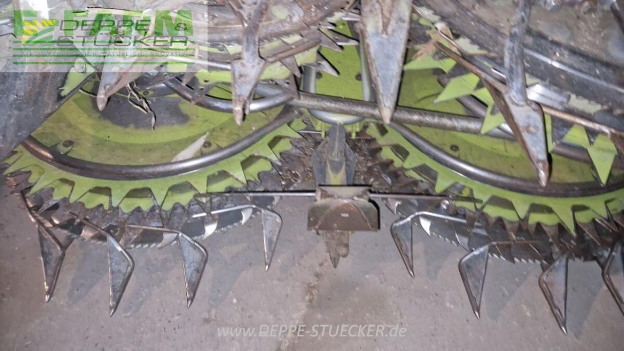 CLAAS orbis 900 - Takarmánybetakarító gép: 3 kép. CLAAS orbis 900 - Takarmánybetakarító gép: 3 kép.