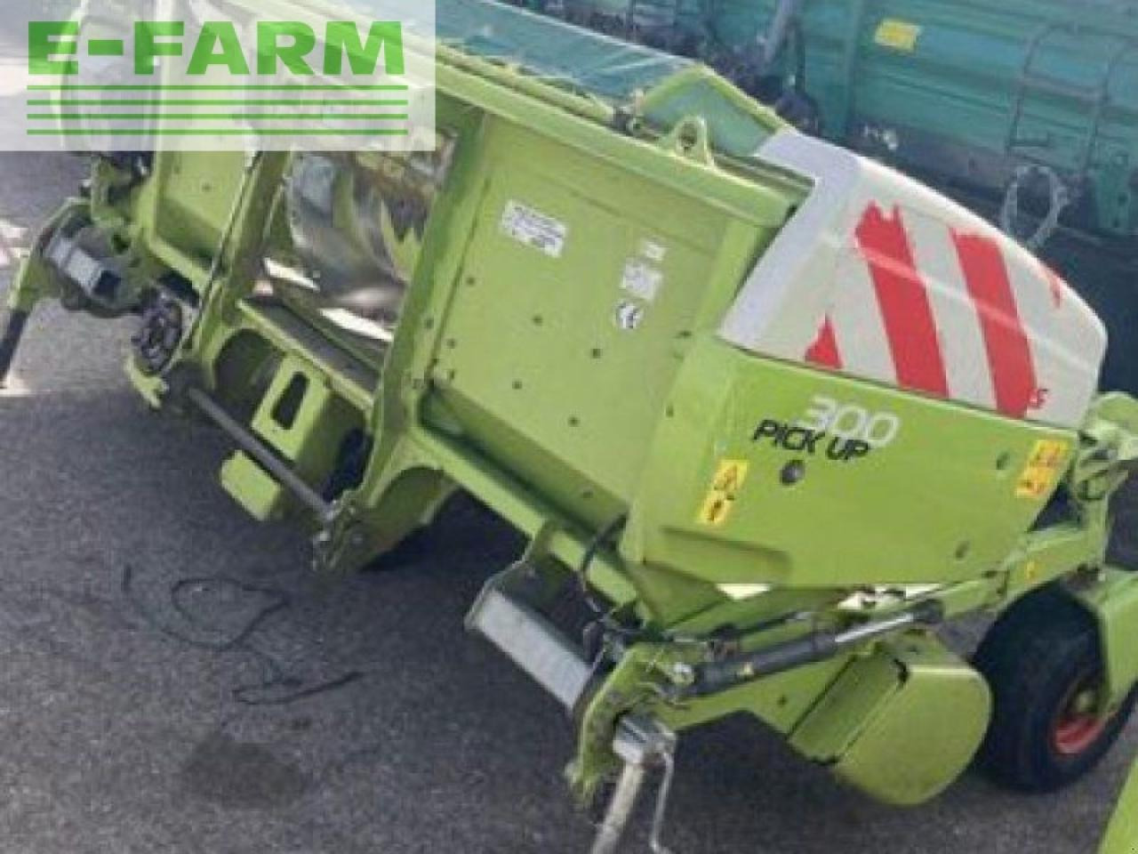 CLAAS pick up 300 - Takarmánybetakarító gép: 4 kép. CLAAS pick up 300 - Takarmánybetakarító gép: 4 kép.