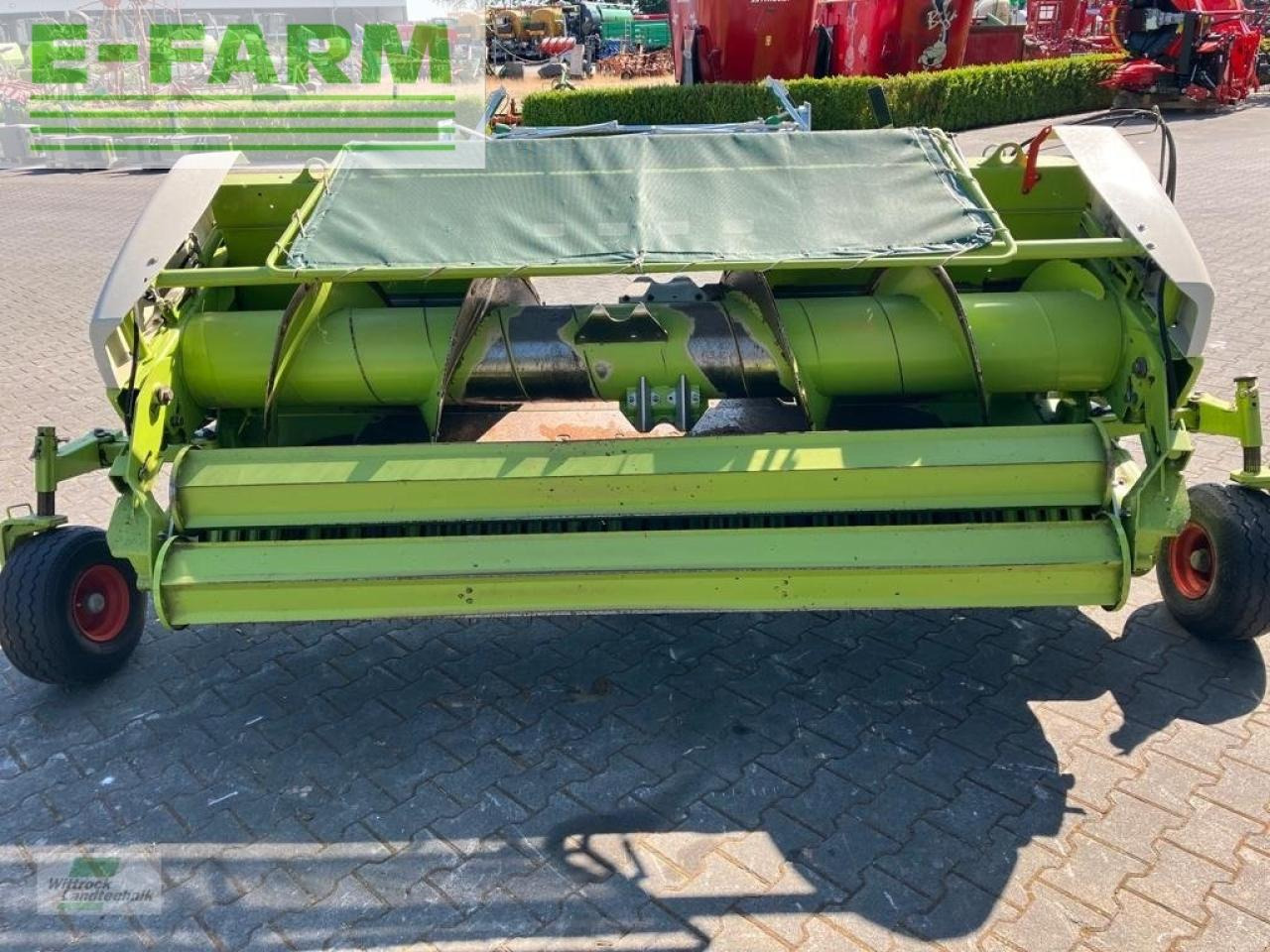 CLAAS pu 300 pro t - Takarmánybetakarító gép: 4 kép. CLAAS pu 300 pro t - Takarmánybetakarító gép: 4 kép.