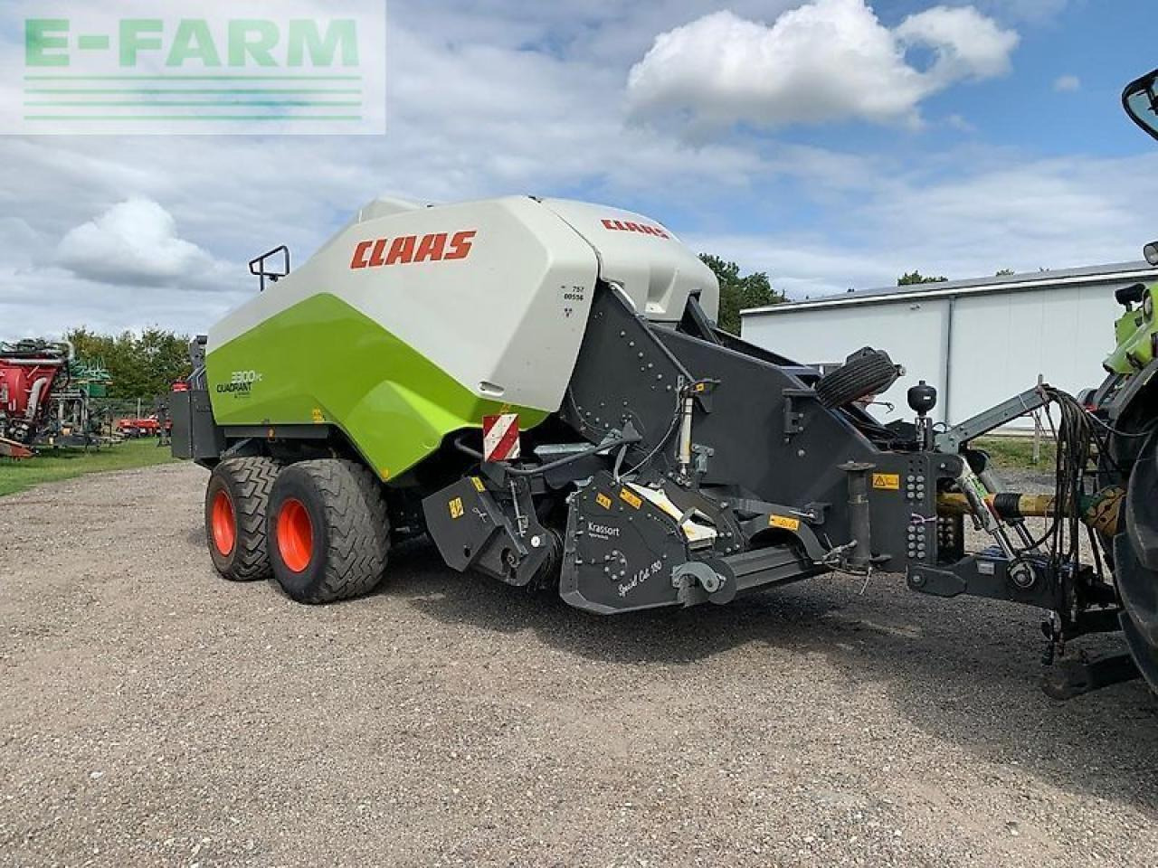 CLAAS quadrant 3300 - Kocka bálázó: 1 kép. CLAAS quadrant 3300 - Kocka bálázó: 1 kép.