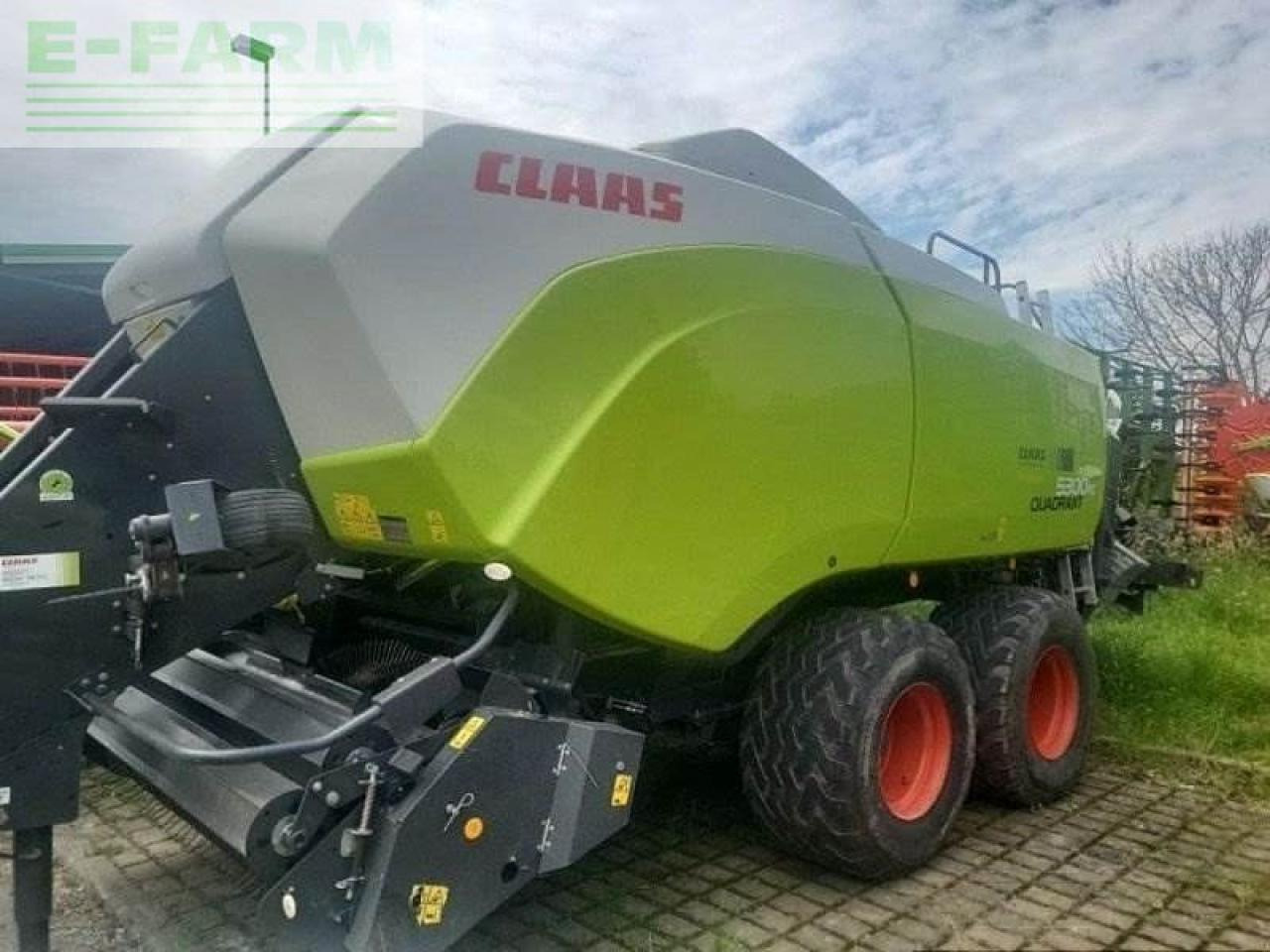 CLAAS quadrant 5300 rc t - Kocka bálázó: 1 kép. CLAAS quadrant 5300 rc t - Kocka bálázó: 1 kép.