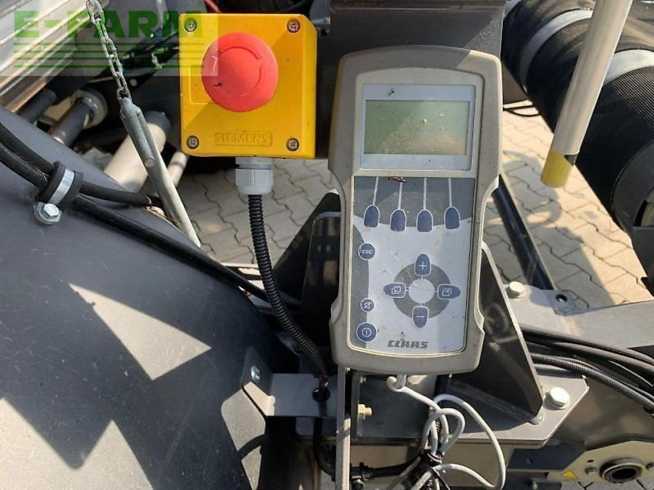 Kocka bálázó CLAAS rollant 454 rc uniwrap: 15 kép. Kocka bálázó CLAAS rollant 454 rc uniwrap: 15 kép.