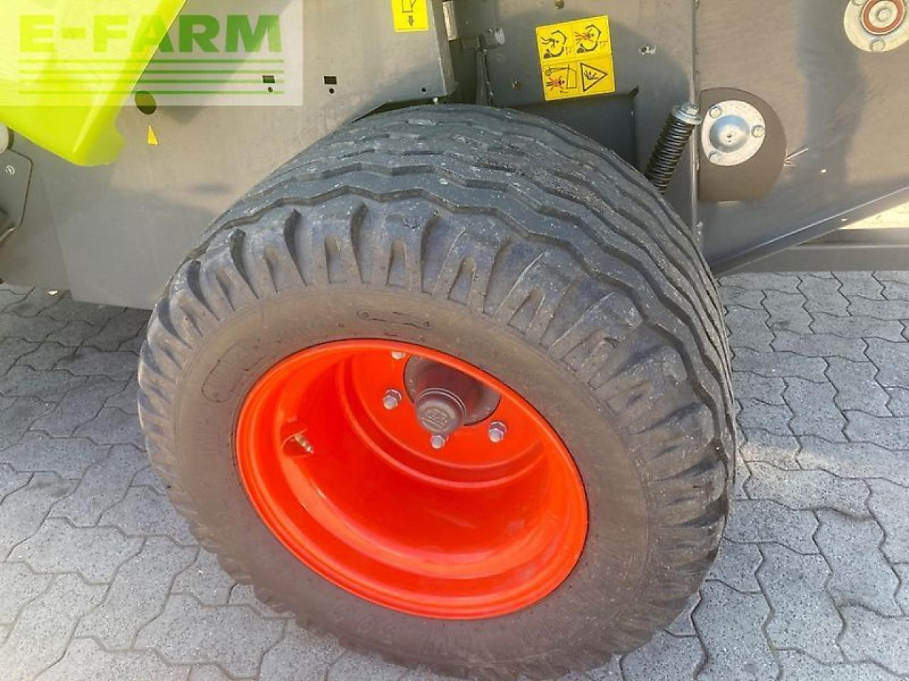 CLAAS rollant 520 rc - Kocka bálázó: 5 kép. CLAAS rollant 520 rc - Kocka bálázó: 5 kép.