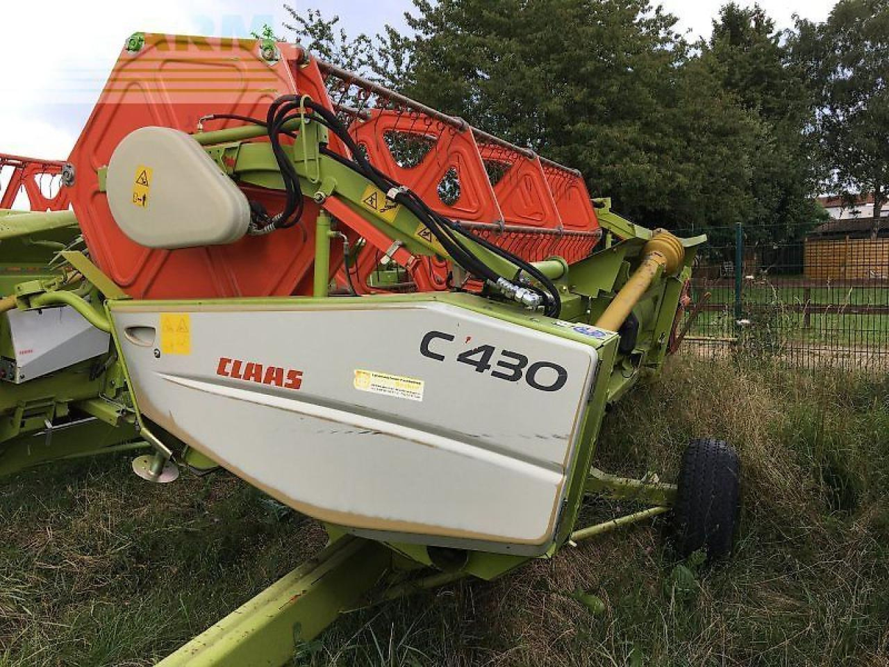 CLAAS schneidwerk c430 - Takarmánybetakarító gép: 1 kép. CLAAS schneidwerk c430 - Takarmánybetakarító gép: 1 kép.