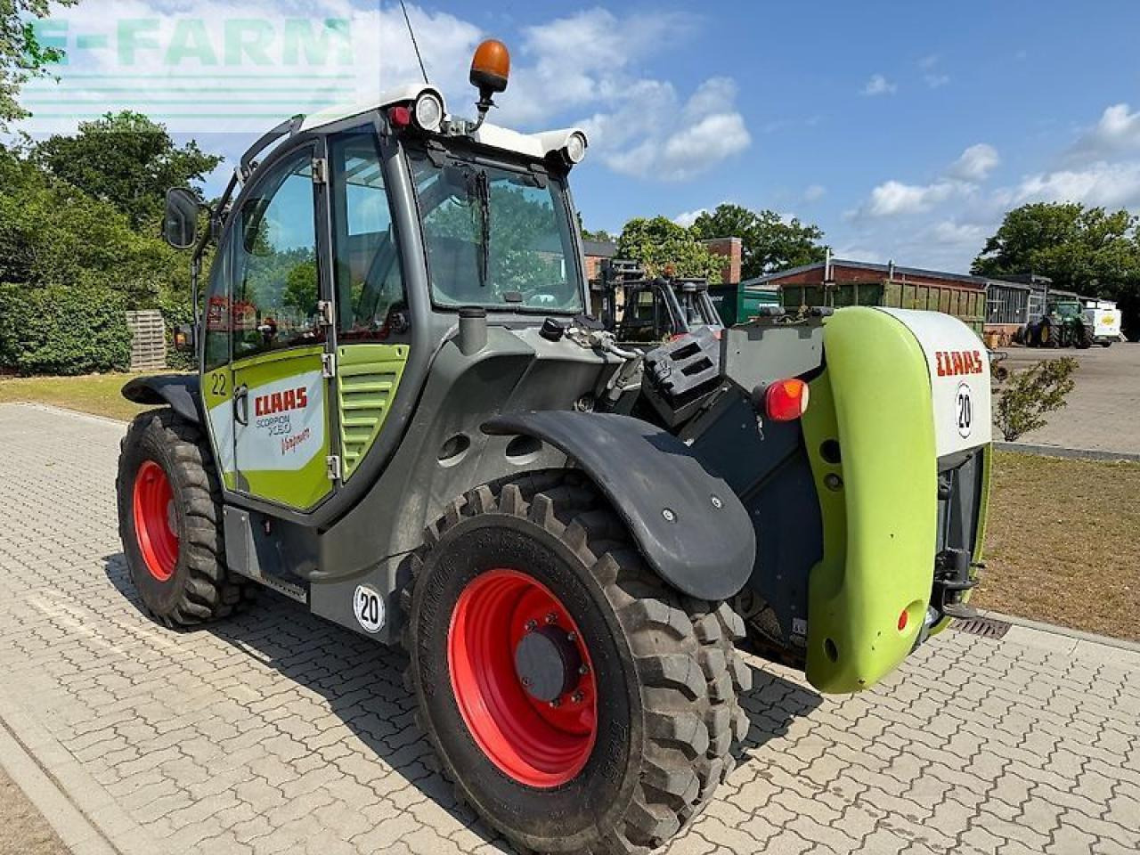CLAAS scorpion 7030 - Teleszkópos rakodó: 3 kép. CLAAS scorpion 7030 - Teleszkópos rakodó: 3 kép.