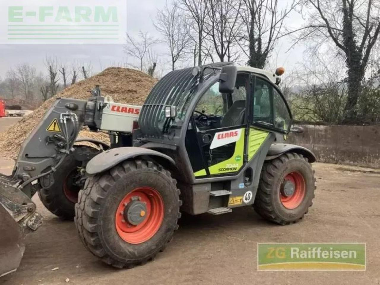 CLAAS scorpion 7044 - Teleszkópos rakodó: 1 kép. CLAAS scorpion 7044 - Teleszkópos rakodó: 1 kép.