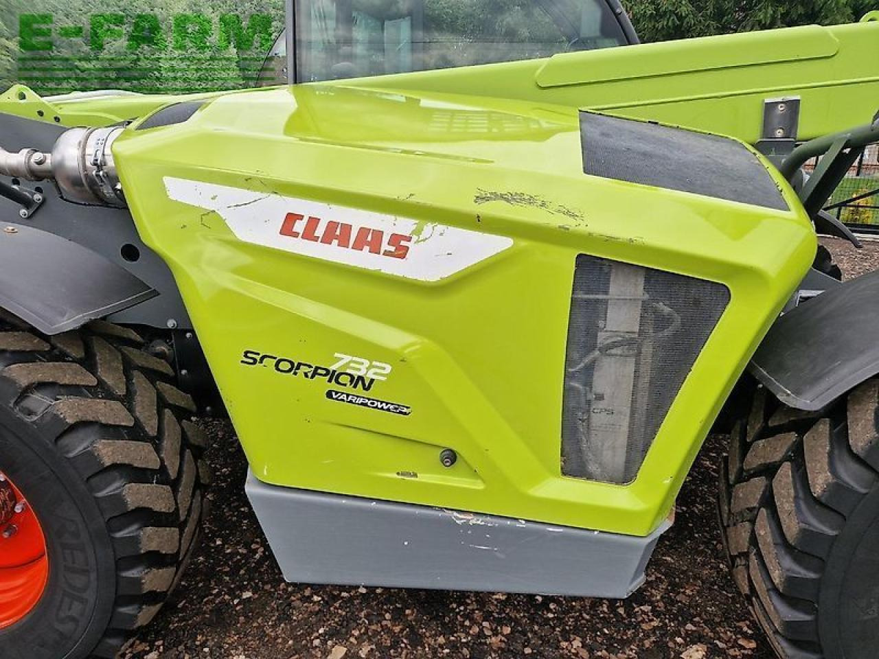 CLAAS scorpion 732 - Gumikerekes homlokrakodó: 3 kép. CLAAS scorpion 732 - Gumikerekes homlokrakodó: 3 kép.