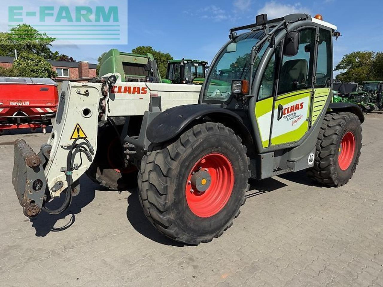 CLAAS scorpion 9040 plus variopower - Teleszkópos rakodó: 1 kép. CLAAS scorpion 9040 plus variopower - Teleszkópos rakodó: 1 kép.