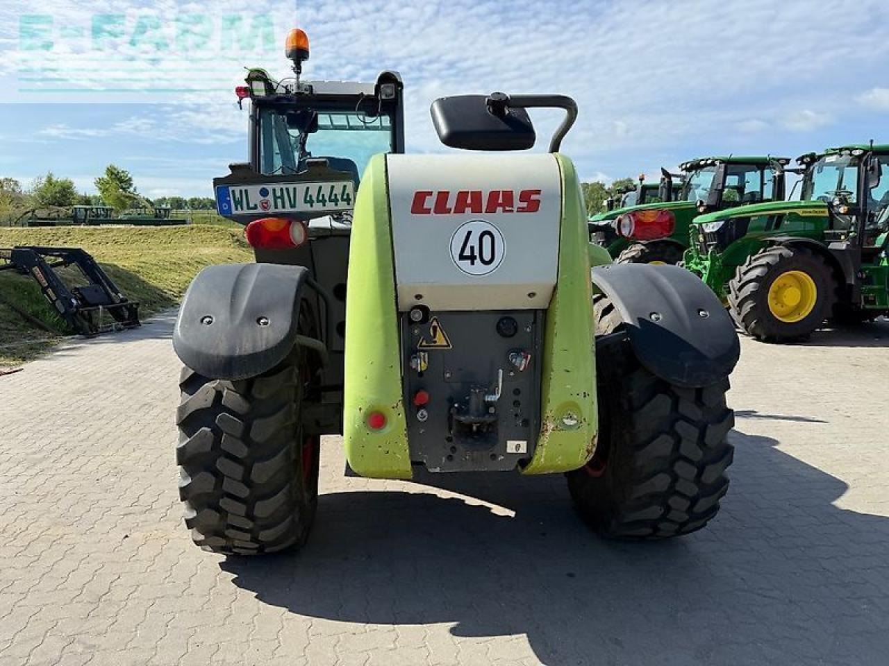 CLAAS scorpion 9040 plus variopower - Teleszkópos rakodó: 4 kép. CLAAS scorpion 9040 plus variopower - Teleszkópos rakodó: 4 kép.