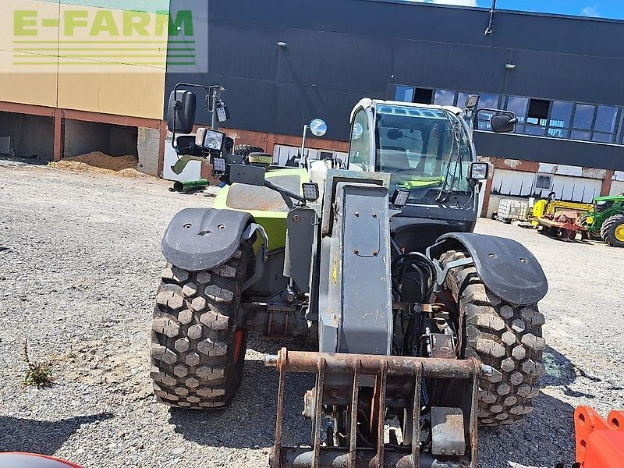 CLAAS scorpion 9055 - Teleszkópos rakodó: 4 kép. CLAAS scorpion 9055 - Teleszkópos rakodó: 4 kép.