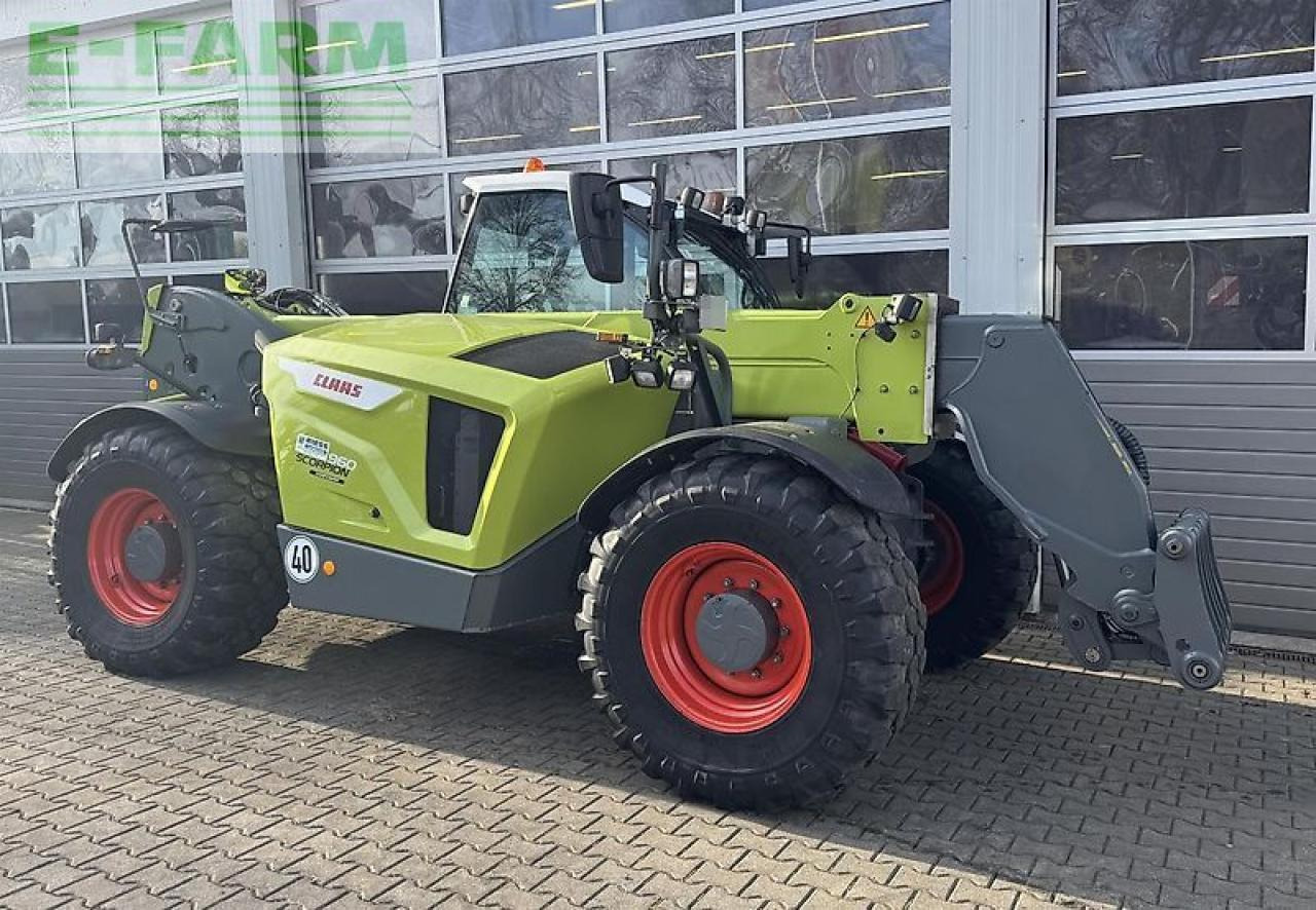 CLAAS scorpion 960 varipower - Teleszkópos rakodó: 2 kép. CLAAS scorpion 960 varipower - Teleszkópos rakodó: 2 kép.