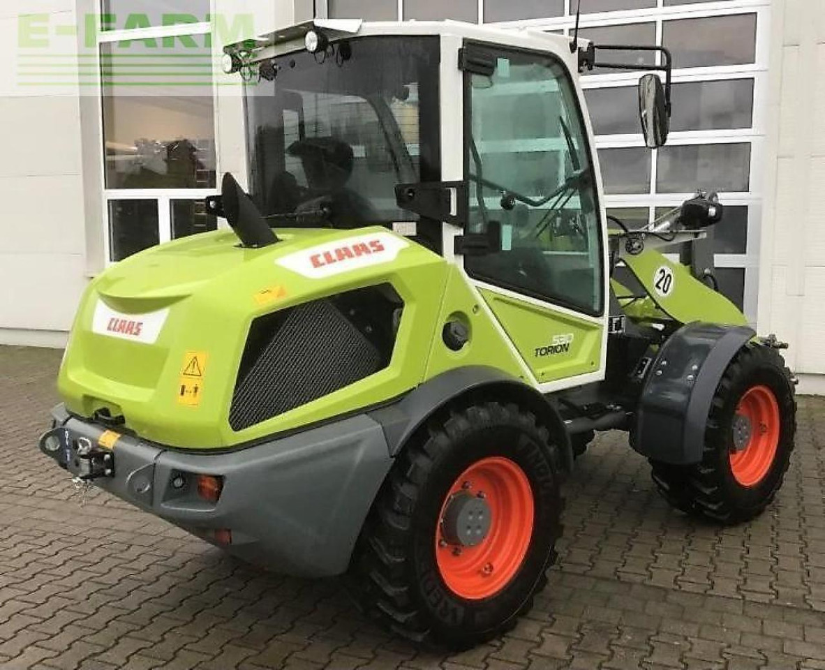 CLAAS torion 530 - Minikotró: 4 kép. CLAAS torion 530 - Minikotró: 4 kép.