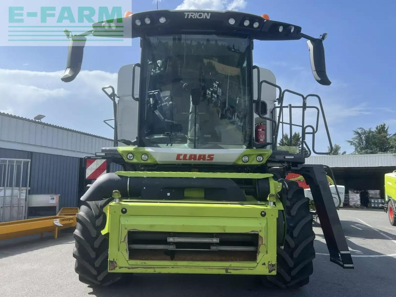 CLAAS trion 650 - Kombájn: 2 kép. CLAAS trion 650 - Kombájn: 2 kép.