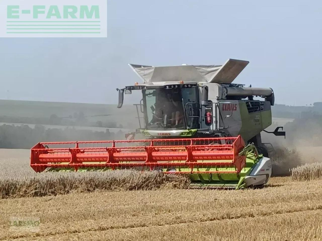 CLAAS trion 750 montana + v 770 - Kombájn: 1 kép. CLAAS trion 750 montana + v 770 - Kombájn: 1 kép.