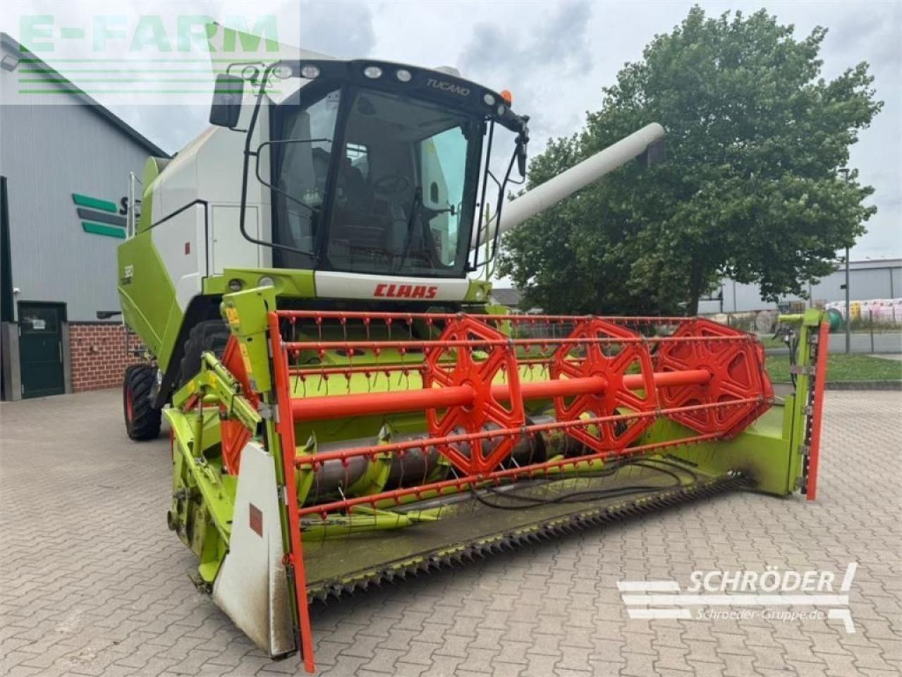 CLAAS tucano 320 - Kombájn: 1 kép. CLAAS tucano 320 - Kombájn: 1 kép.