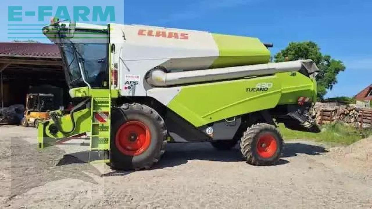 CLAAS tucano 430 - Kombájn: 1 kép. CLAAS tucano 430 - Kombájn: 1 kép.