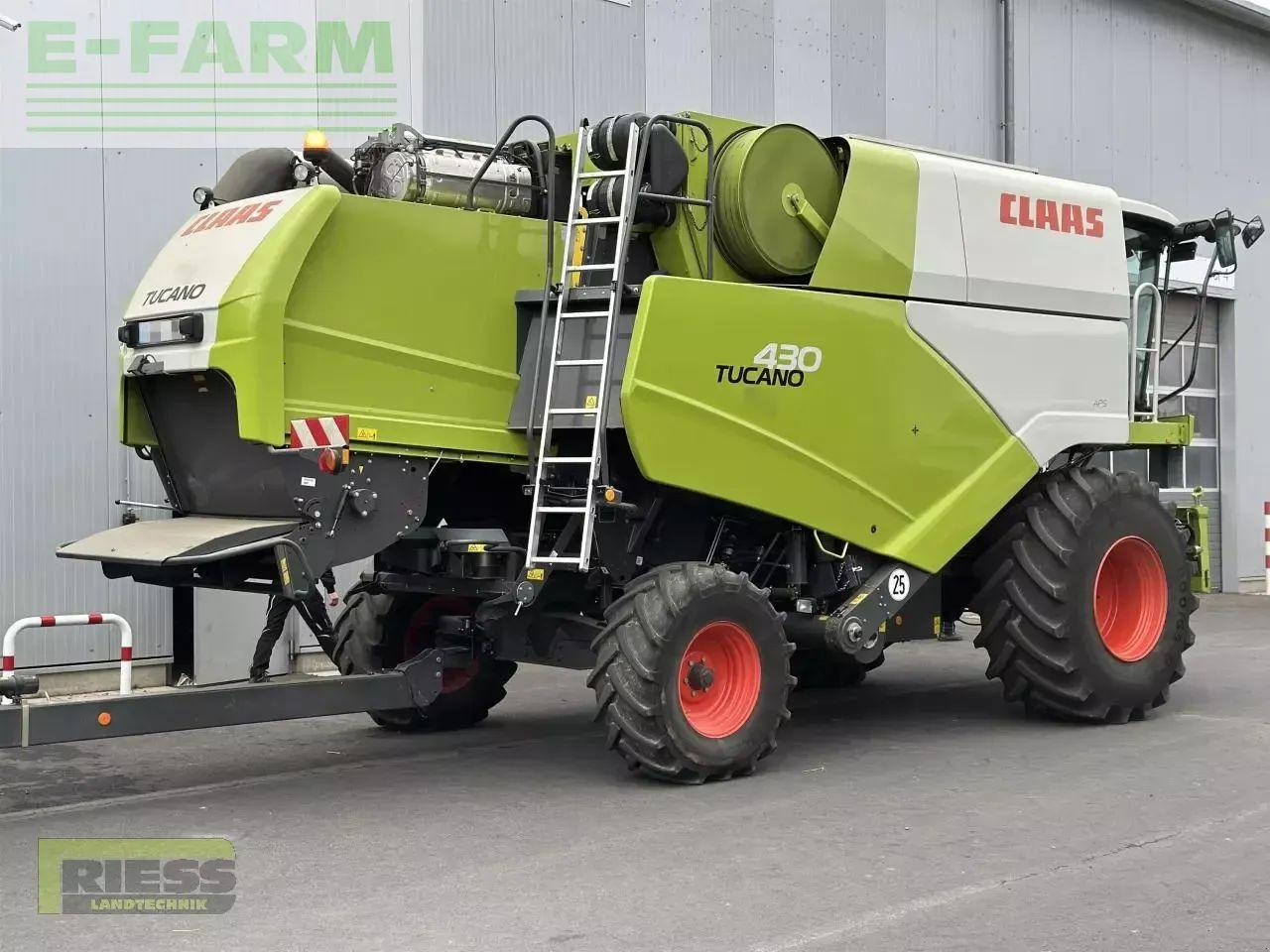 CLAAS tucano 430 vario 560 l34 - Kombájn: 3 kép. CLAAS tucano 430 vario 560 l34 - Kombájn: 3 kép.