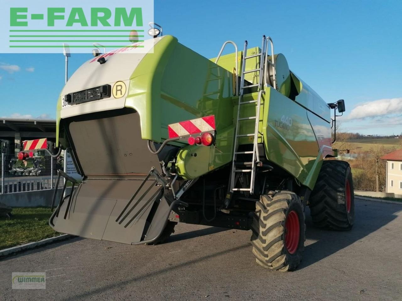 CLAAS tucano 440 - Kombájn: 5 kép. CLAAS tucano 440 - Kombájn: 5 kép.