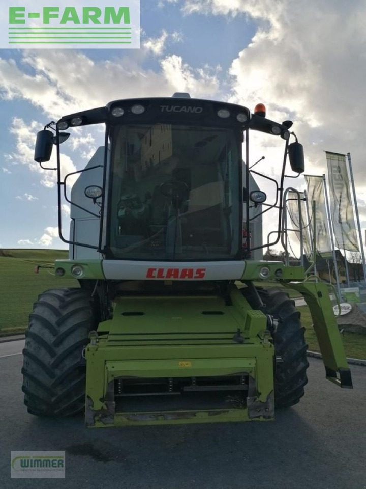 CLAAS tucano 440 - Kombájn: 2 kép. CLAAS tucano 440 - Kombájn: 2 kép.