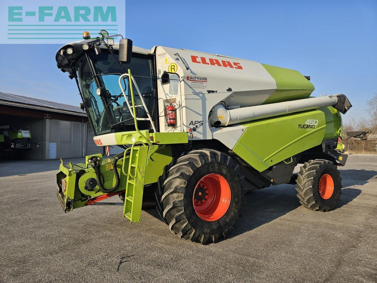 CLAAS tucano 450 - Kombájn: 1 kép. CLAAS tucano 450 - Kombájn: 1 kép.
