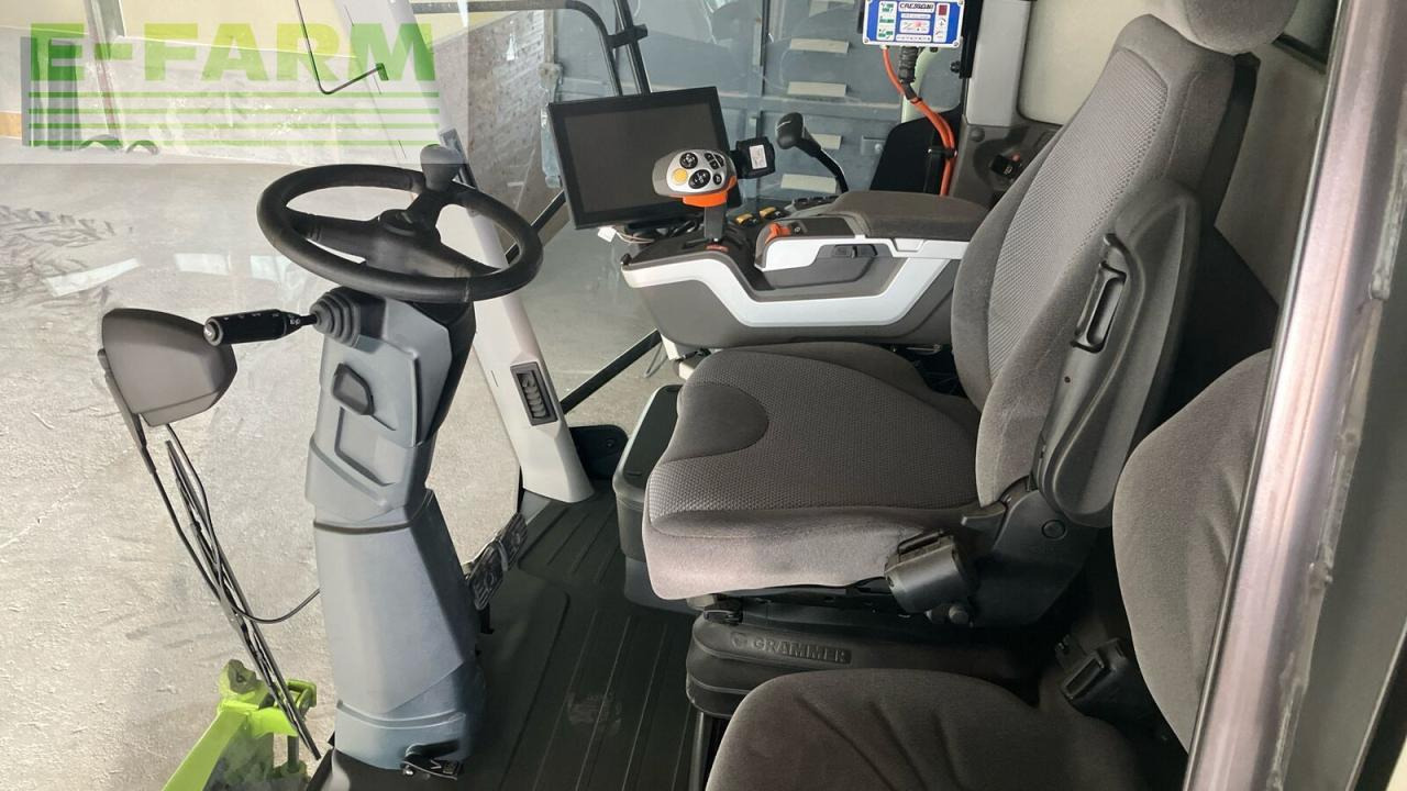 CLAAS tucano 560 montana - Kombájn: 2 kép. CLAAS tucano 560 montana - Kombájn: 2 kép.