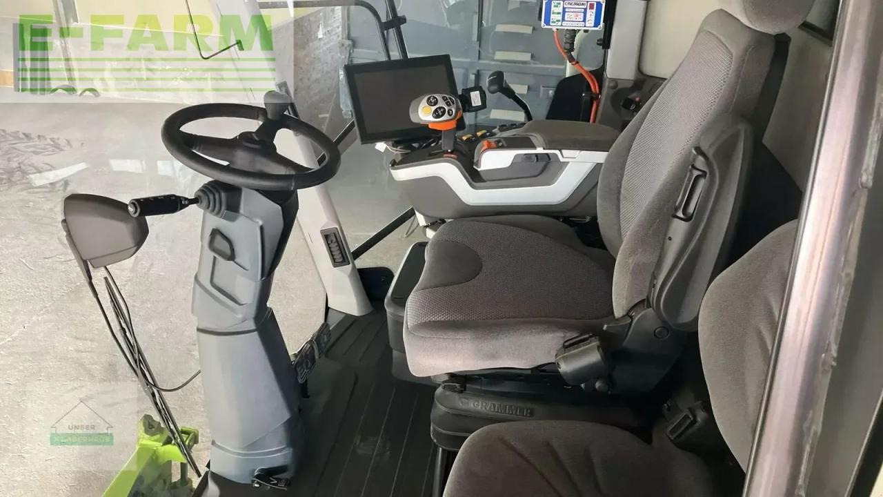 CLAAS tucano 560 montana - Kombájn: 2 kép. CLAAS tucano 560 montana - Kombájn: 2 kép.