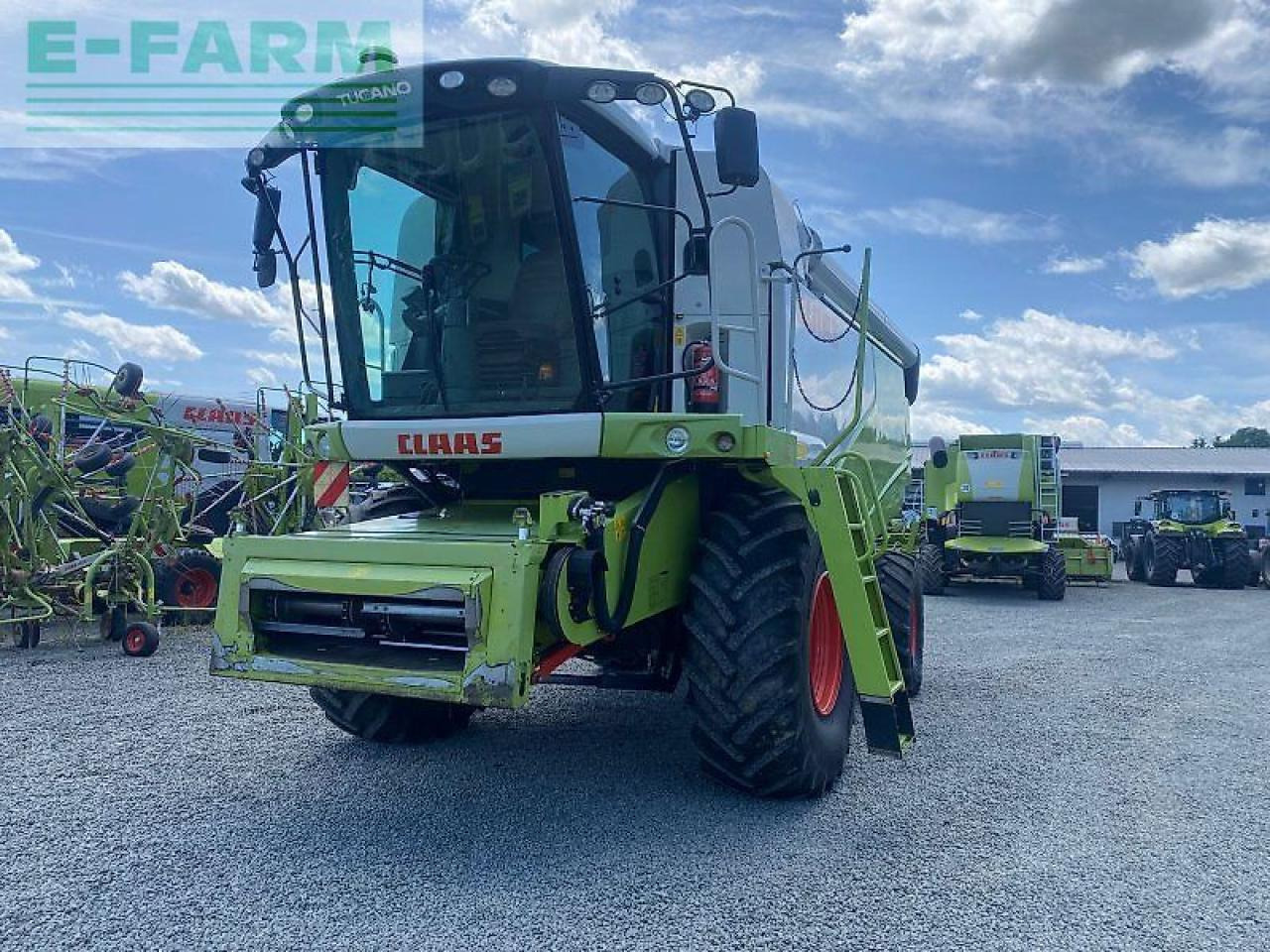CLAAS tucano 570 - Kombájn: 4 kép. CLAAS tucano 570 - Kombájn: 4 kép.