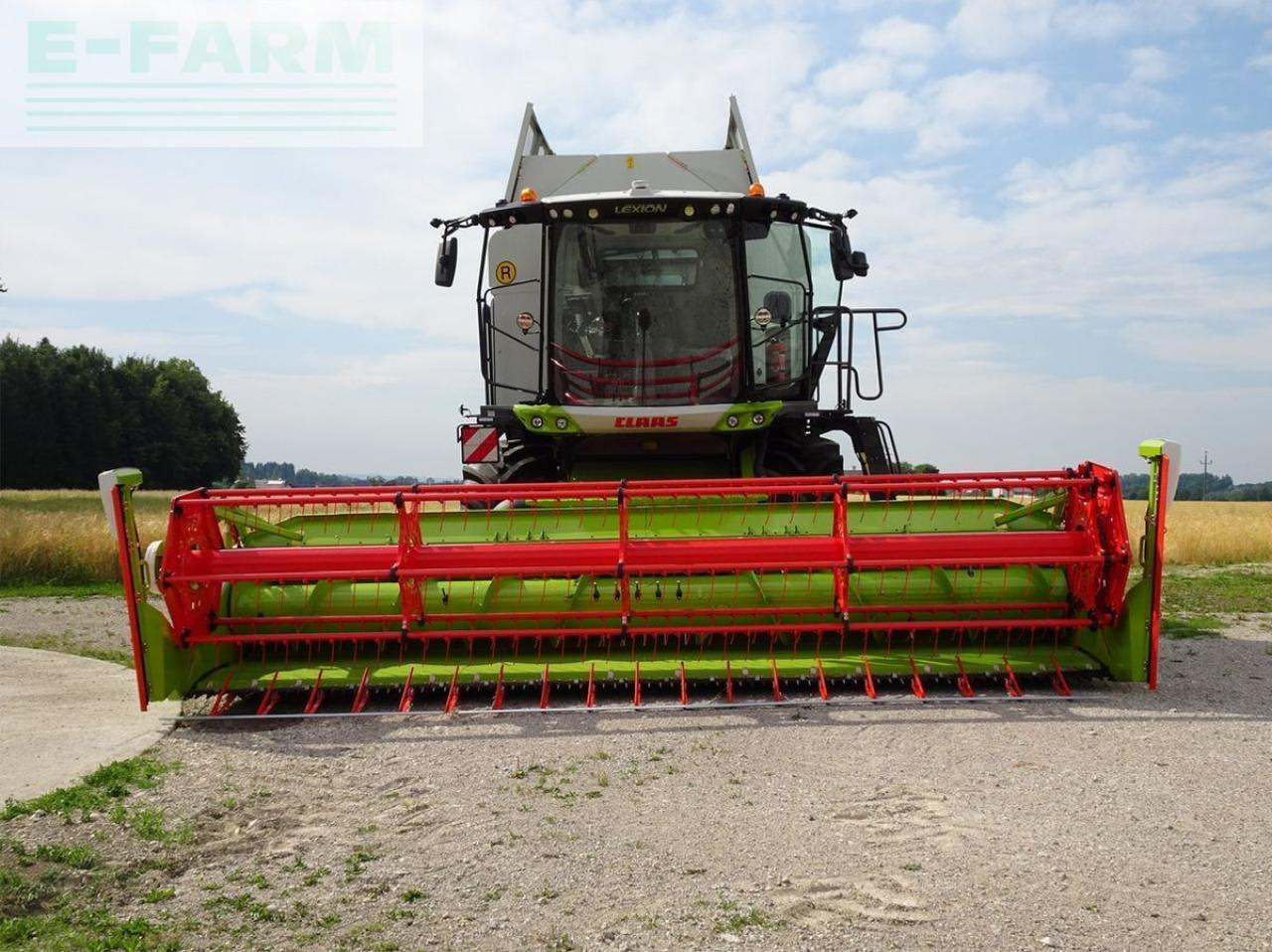CLAAS v 620 mit wagen - Kombájn adapter: 2 kép. CLAAS v 620 mit wagen - Kombájn adapter: 2 kép.