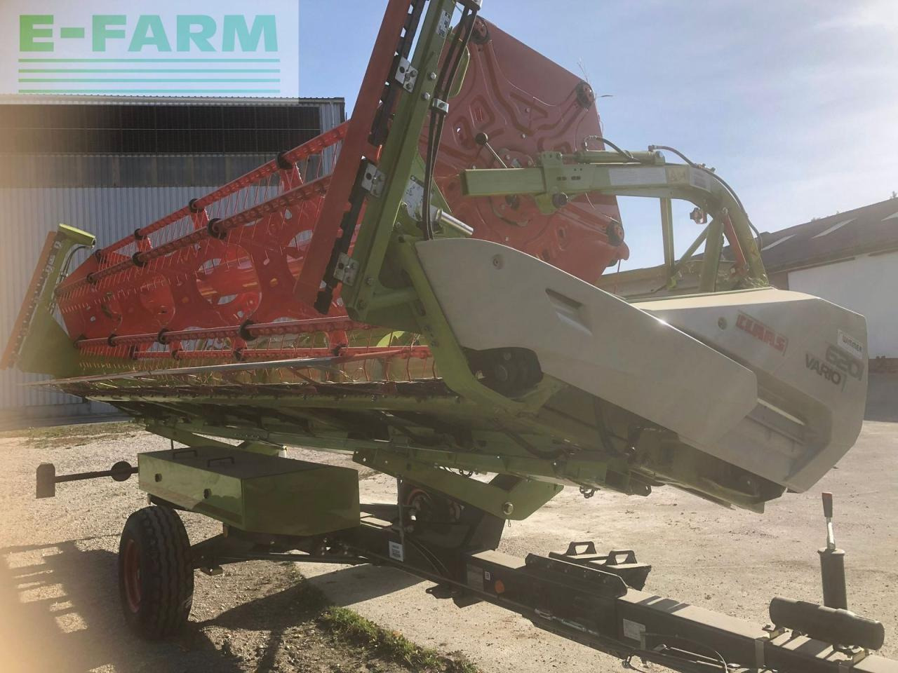 CLAAS v 620 mit wagen - Kombájn adapter: 5 kép. CLAAS v 620 mit wagen - Kombájn adapter: 5 kép.