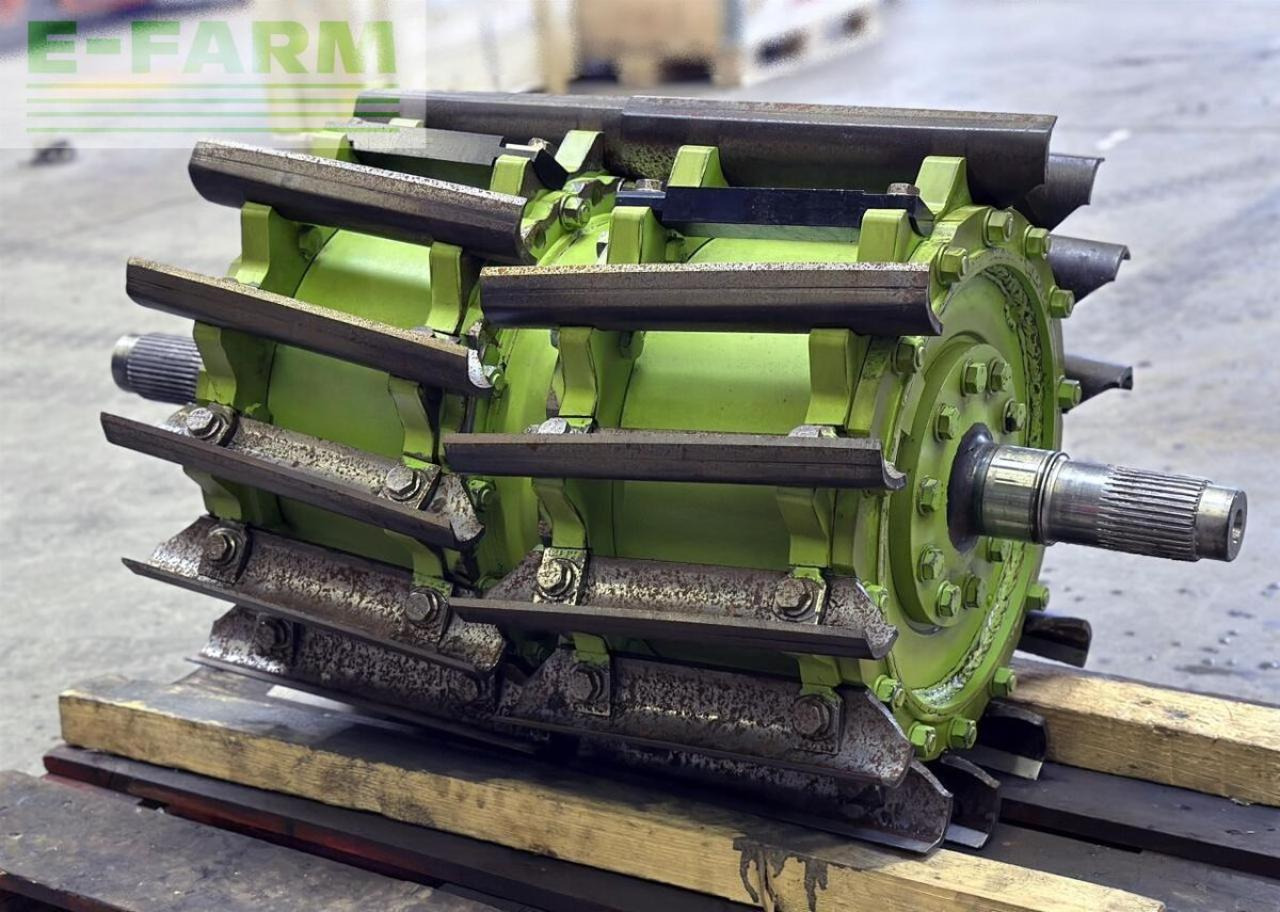 CLAAS v-max 28 messertrommel jaguar 497 - 502 - Takarmánybetakarító gép: 1 kép. CLAAS v-max 28 messertrommel jaguar 497 - 502 - Takarmánybetakarító gép: 1 kép.