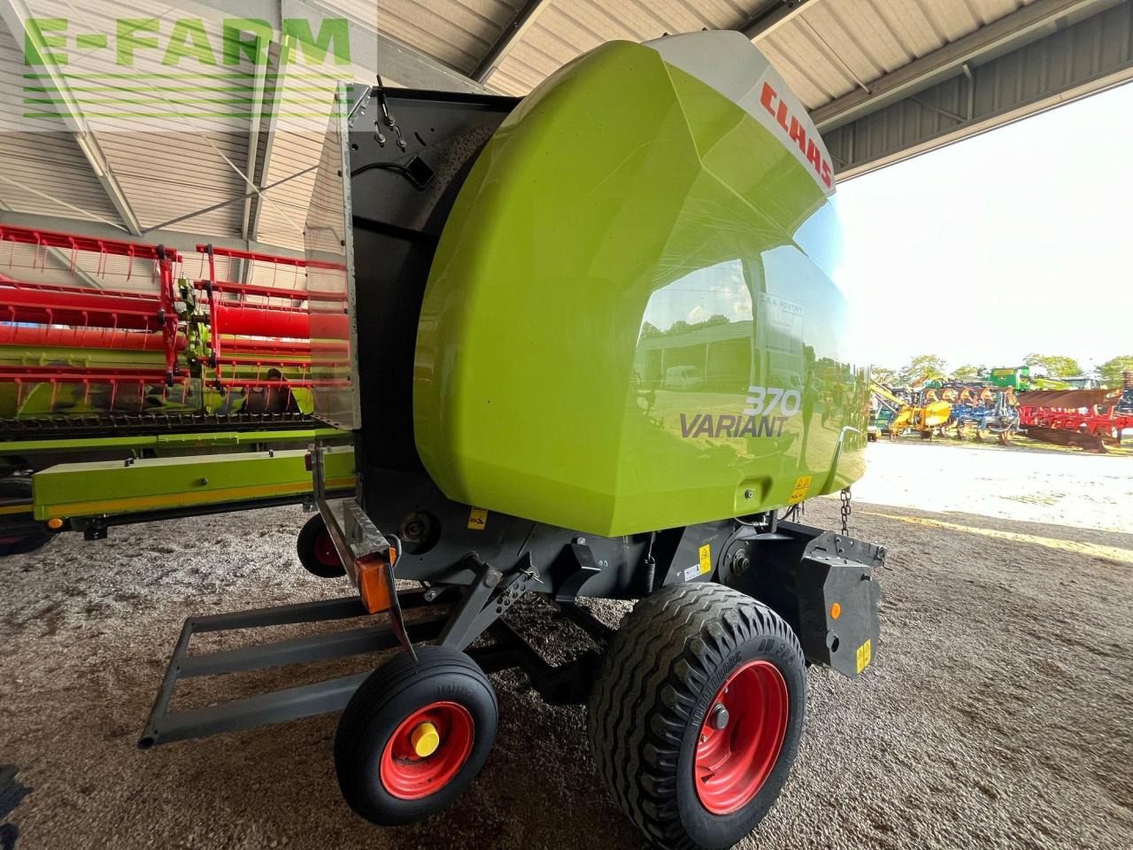 CLAAS variant 370 rf - Kocka bálázó: 3 kép. CLAAS variant 370 rf - Kocka bálázó: 3 kép.