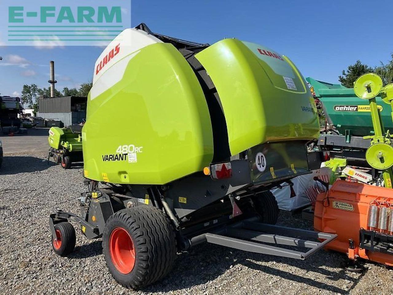 CLAAS variant 480 rc pro - Kocka bálázó: 2 kép. CLAAS variant 480 rc pro - Kocka bálázó: 2 kép.