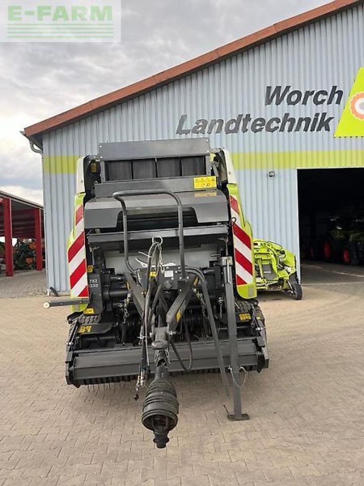 CLAAS variant 480 rc pro - Kocka bálázó: 2 kép. CLAAS variant 480 rc pro - Kocka bálázó: 2 kép.