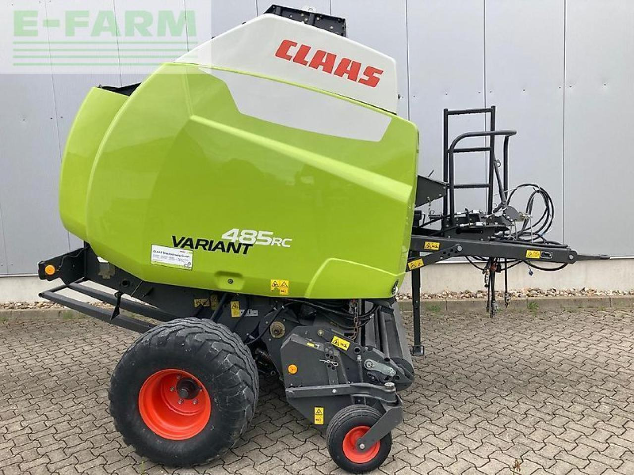 CLAAS variant 485 rc pro - Kocka bálázó: 1 kép. CLAAS variant 485 rc pro - Kocka bálázó: 1 kép.