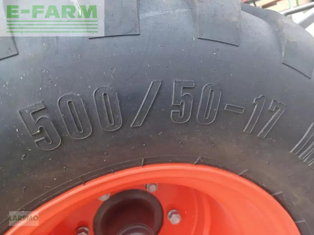 Kocka bálázó CLAAS variant 560 rc pro: 15 kép.