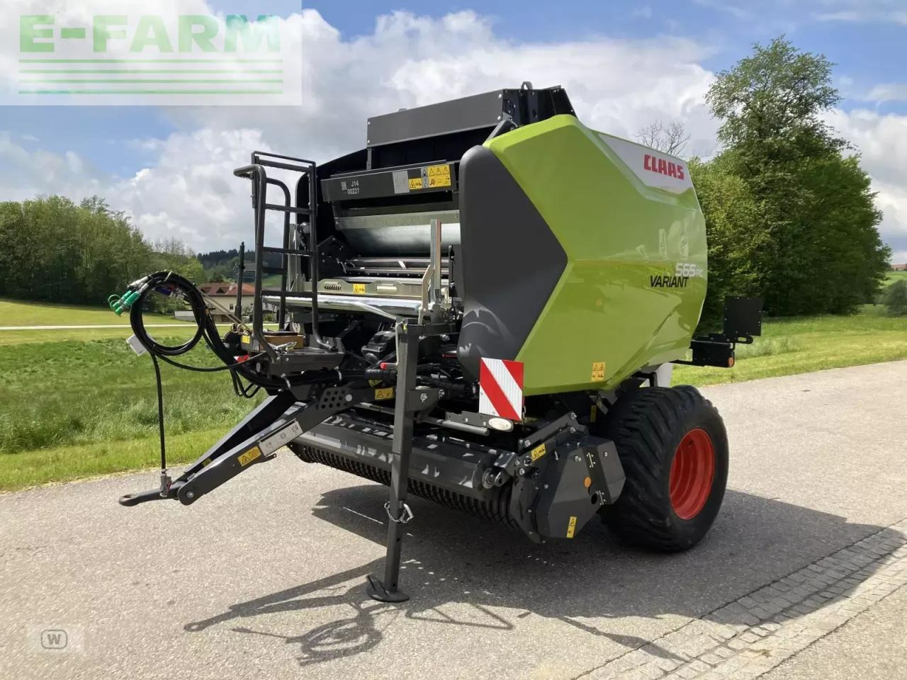 CLAAS variant 565 rc - Kocka bálázó: 2 kép. CLAAS variant 565 rc - Kocka bálázó: 2 kép.
