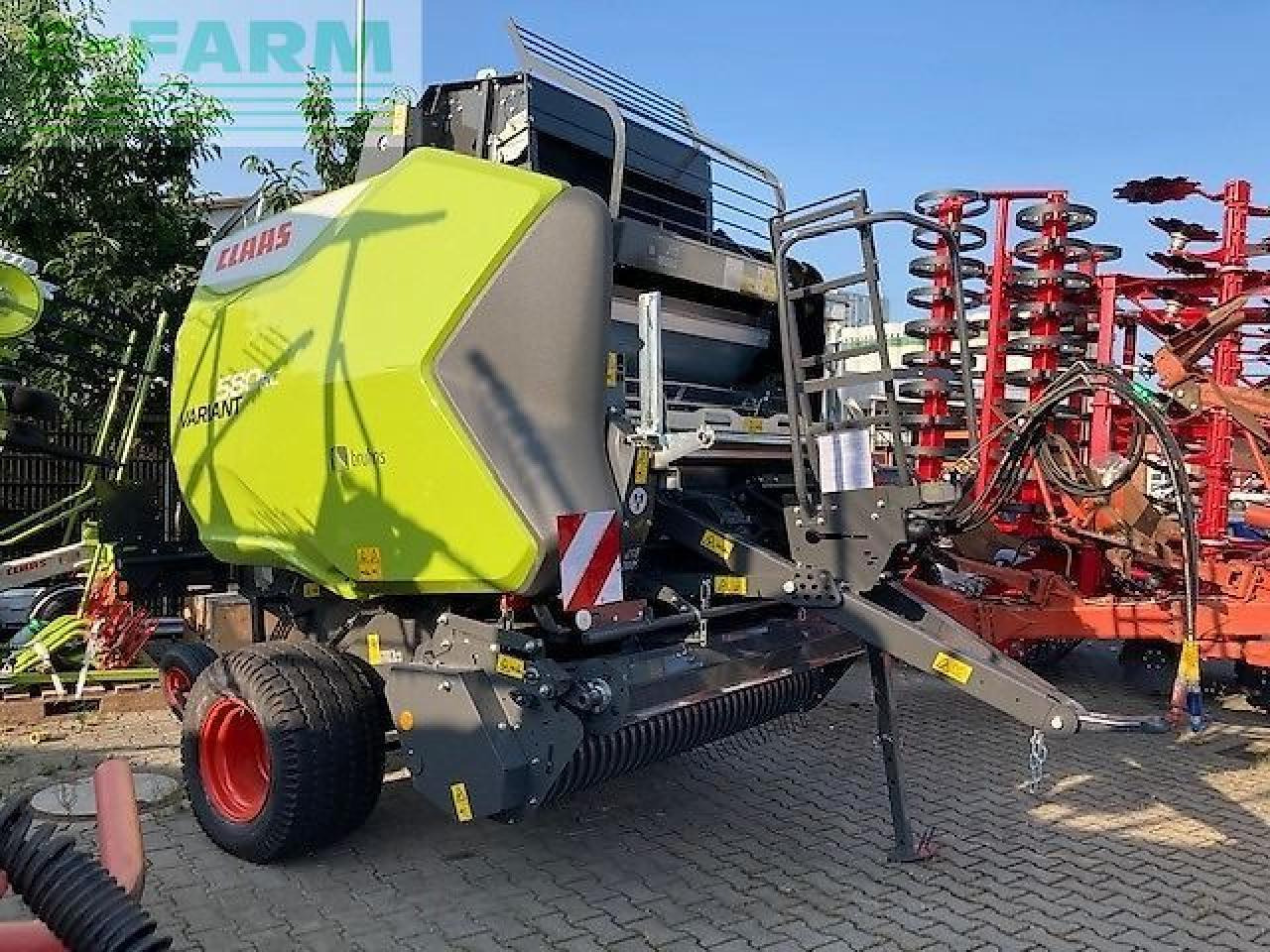 CLAAS variant 580 rc pro vorführgerät modell 2024 - Kocka bálázó: 1 kép. CLAAS variant 580 rc pro vorführgerät modell 2024 - Kocka bálázó: 1 kép.