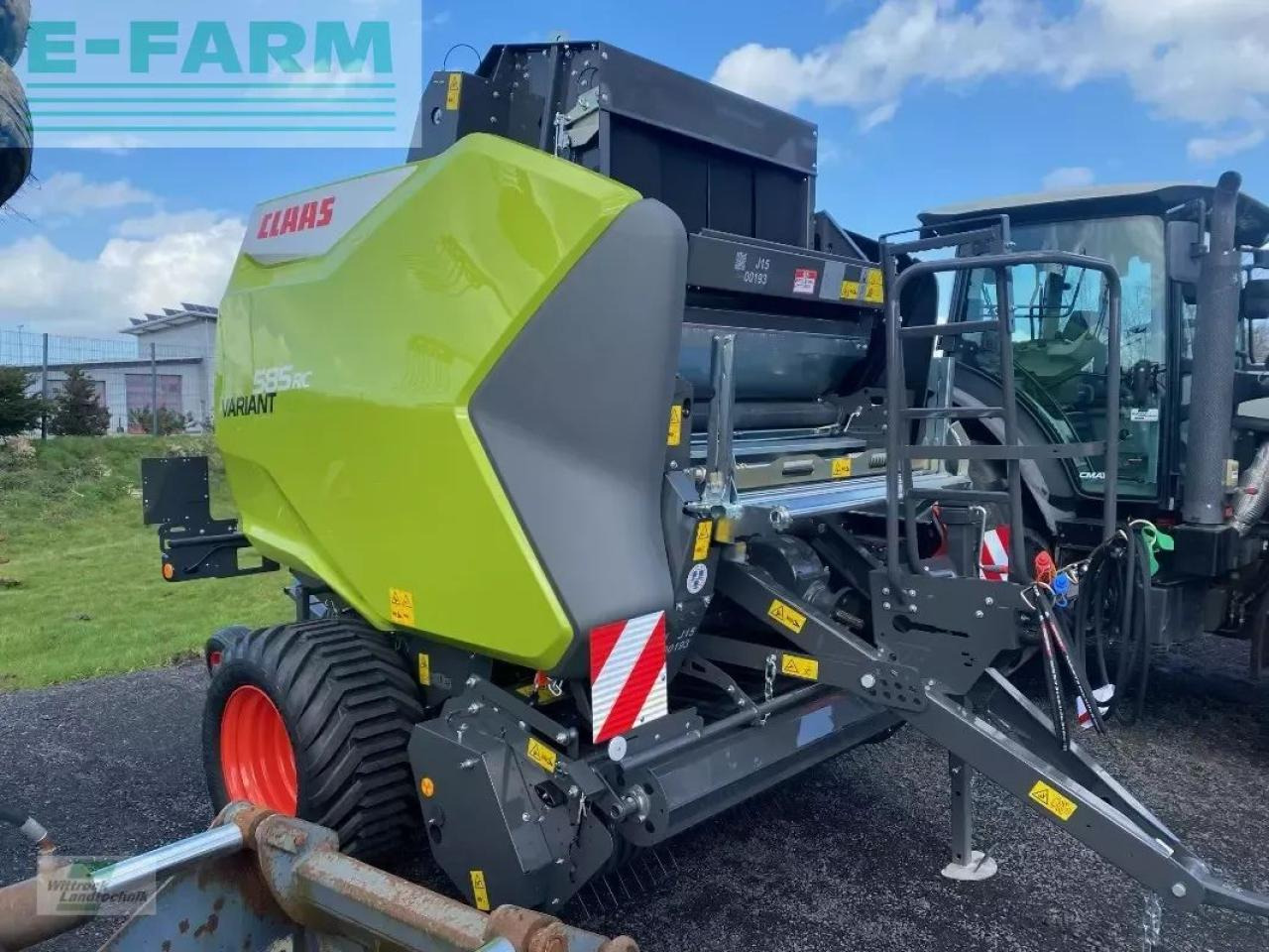 CLAAS variant 585 rc - Kocka bálázó: 3 kép. CLAAS variant 585 rc - Kocka bálázó: 3 kép.