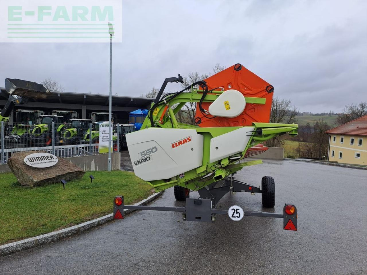 CLAAS vario 560 - Kombájn adapter: 4 kép. CLAAS vario 560 - Kombájn adapter: 4 kép.