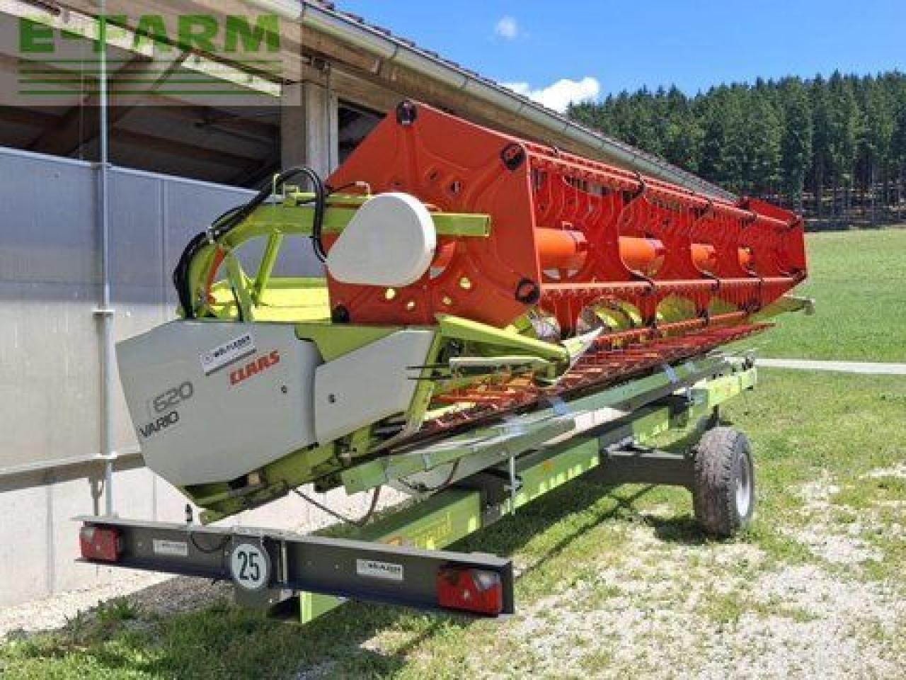 CLAAS vario 620 - Takarmánybetakarító gép: 2 kép. CLAAS vario 620 - Takarmánybetakarító gép: 2 kép.