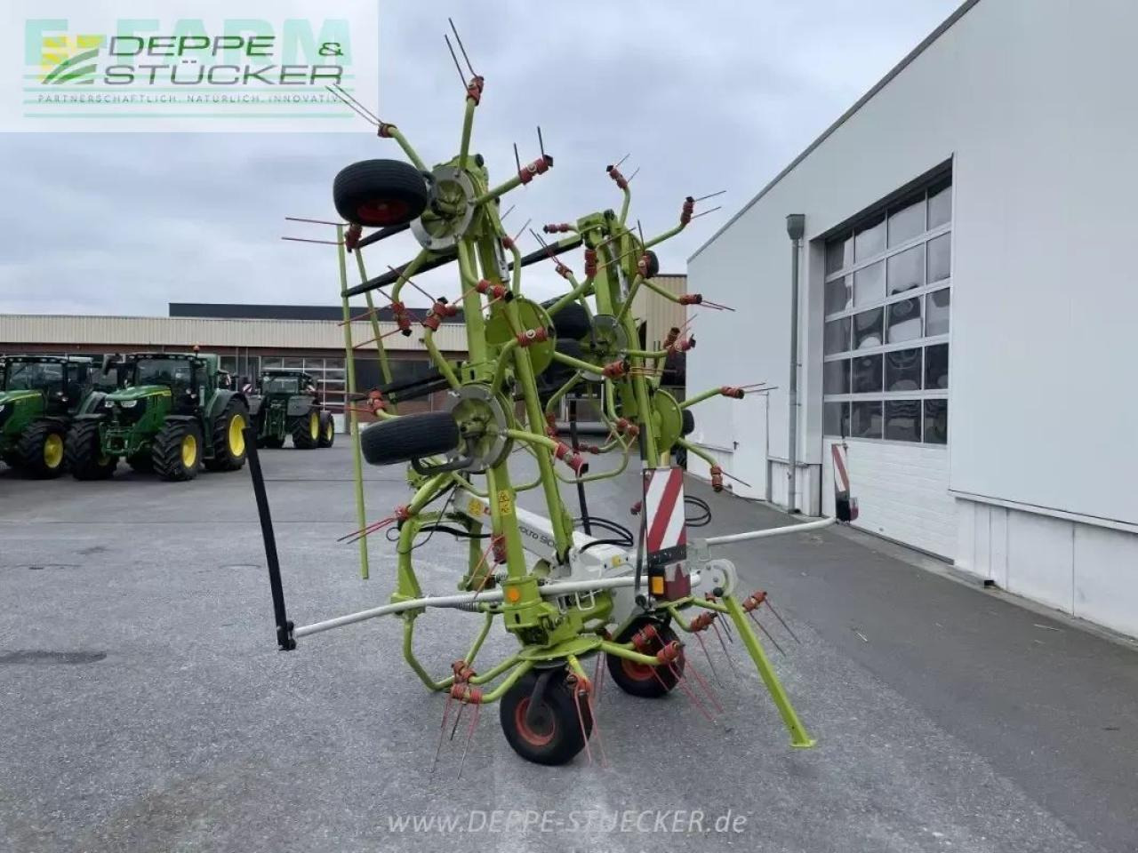 CLAAS volto 900 - Szénaforgató: 4 kép. CLAAS volto 900 - Szénaforgató: 4 kép.